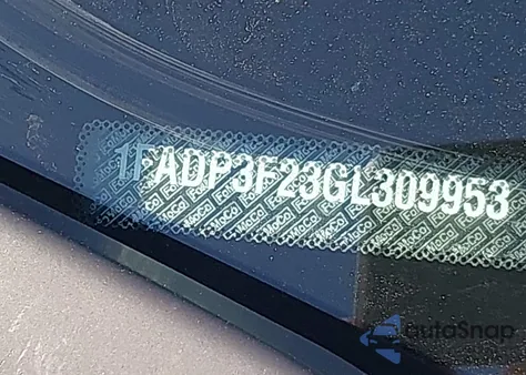 2016 Ford Focus Se z USA, uszkodzony, nr VIN 1FADP3F23GL309953